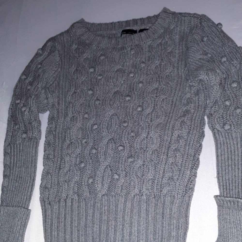 Moda International Gray Cable Knit Sweater XS